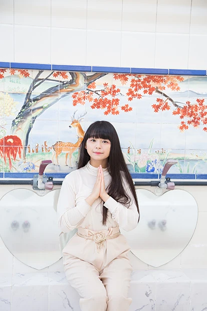 “銭湯で働くアイドル”として話題の祝茉莉ちゃん「私にとって、番台に座り続けることがアイドル活動なんです」