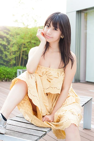 「鈴木ふみ奈をあなどるな」！と男どもを挑発する“パーフェクトボディ”が大胆すぎる。まだ成長中のバストは…