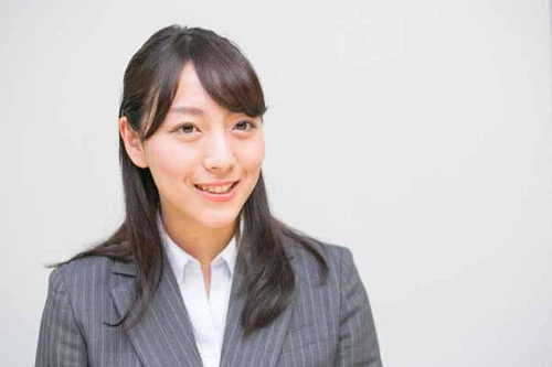  学生起業し大人びた雰囲気のさや