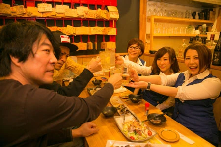 一緒に飲んで癒やされる？ “呑兵衛だらけのアイドル”が登場！　