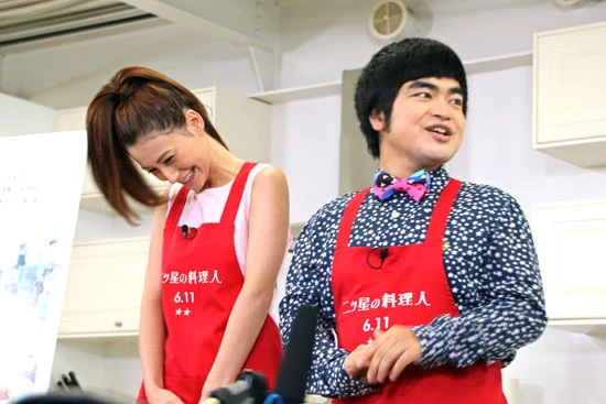 最後には気恥ずかしそうにうなだれた