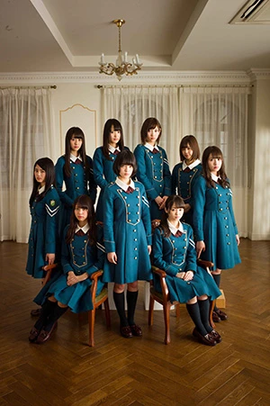  欅坂４６デビューシングル『サイレントマジョリティー』公式衣装。イギリスのモッズファッションをイメージしている。