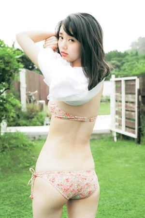  “まなみん”こと江野沢愛美ちゃんの大人っぽい表情も見逃せない！　（Ｃ）ＭＡＲＣＯ