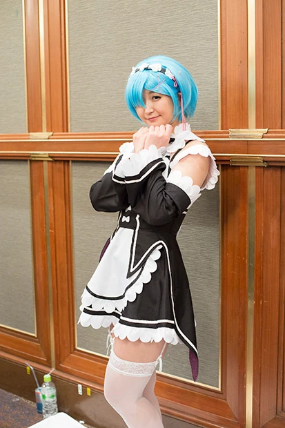 コスプレイヤー名：浅田結梨コスチュームの作品名：Ｒｅ：ゼ●から始める異世界生活キャラクター名：レ●Ｔｗｉｔｔｅｒアカウント：@yuri_asada