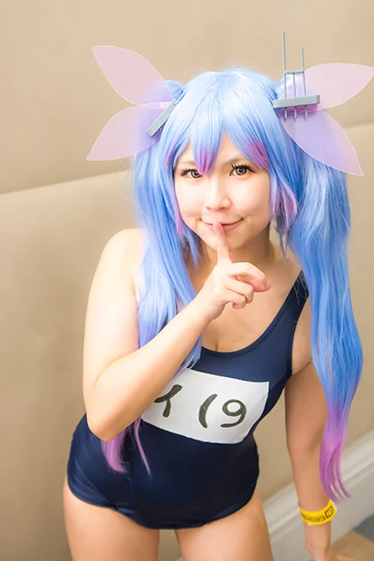 コスプレイヤー名：彩川みくコスチュームの作品名：艦隊こ●くしょんキャラクター名：伊●９Ｔｗｉｔｔｅｒアカウント：@miku_ayakawa