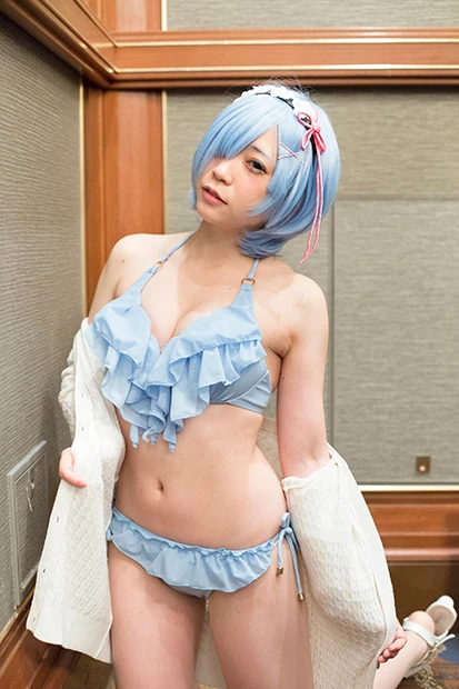 コスプレイヤー名：星乃まみコスチュームの作品名：Ｒｅ：ゼ●から始める異世界生活キャラクター名：レ●Ｔｗｉｔｔｅｒアカウント：@ma5mi2ta3n