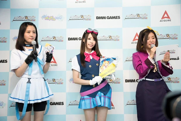 右から、未莉さん、ＭＩＵさん、手束真知子さん（３人とも発掘！グラドル文化祭のスタッフさん）