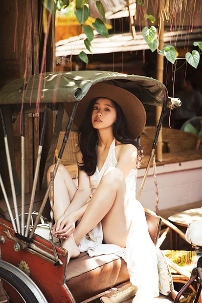 “９頭身美女”朝比奈彩が大胆に攻めた！「お風呂のシーンとかランジェリー姿…やれることは全部やった感じです」