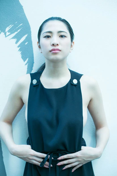 『美おっぱいコンテスト』で大反響のフリーター・中岡龍子が語る舞台裏 「一番評価をいただいたのは“バージスライン”です」