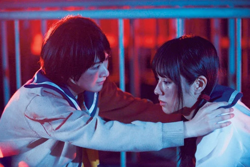  （ｃ）２０１６　Ｔｅａｍ　ＧｒｉｓＧｒｉｓ／ＭＡＧＥＳ．／５ｐｂ．　／映画「コープスパーティー　Ｂｏｏｋ　ｏｆ　Ｓｈａｄｏｗｓ」製作委員会