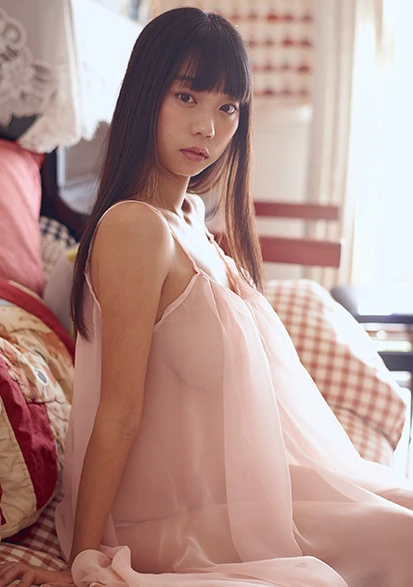 『有吉反省会』で大反響! 汚いお尻を父親に謝罪したグラドル・青山ひかるが実家でグラビア撮影した理由