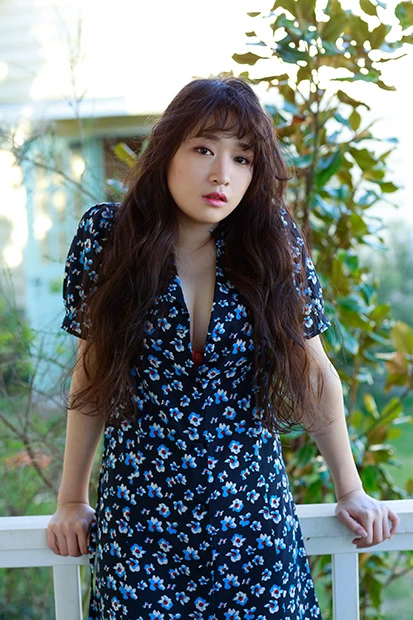 Ｉカップの現役女子大生モグラ女子・はるかぜ．がめっちゃカワイイねん！「あんまりムネが大きいとバカっぽく思われるかなって…」