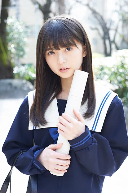 乃木坂４６齋藤飛鳥、欅坂４６渡邉理佐…清楚感あふれる“最後の制服姿”！～アイドル編～