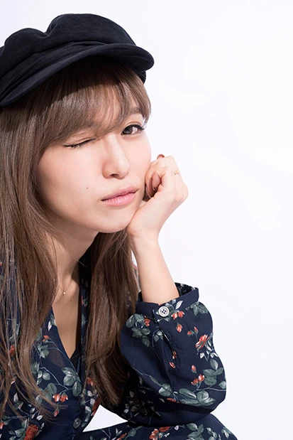 “日本一親のスネをかじる”話題のモデルがグラビア挑戦！ ネガティブ反響に「嫌いって書かれるのも超嬉しいし…」