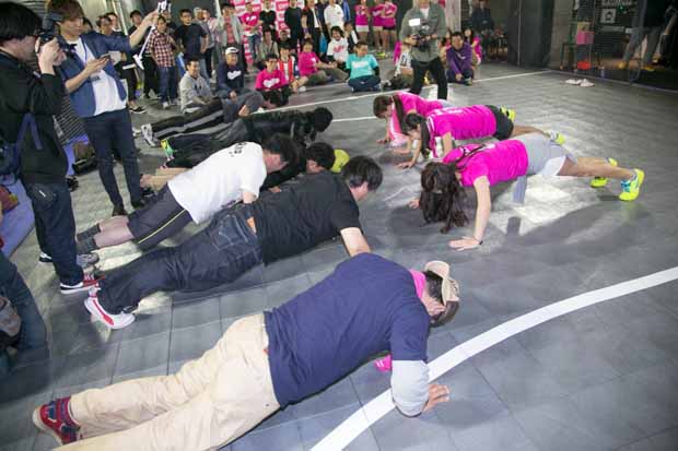  チームメンバーだけでなく連帯責任でファンも一緒に罰ゲーム