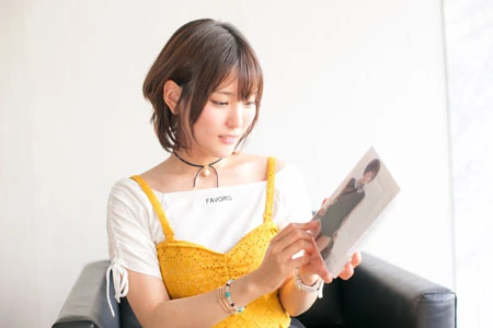 ２ｎｄＤＶＤ『ヒナノココロ』は既存のＤＶＤと一線を画すため、露出のない表紙に