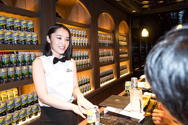 グラドルがママに！ 新宿・歌舞伎町にオープンした『週プレＢＡＲ』の楽しみ方