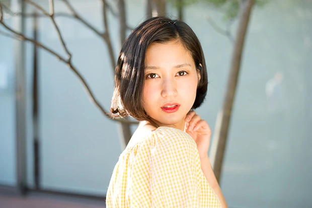 水着姿でのリポートが関西で大反響！の出口亜梨沙がグラビアで大胆に…「恥ずかしがったら負けやなと」