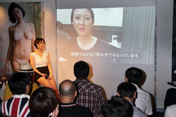  大食い、天然など、忍野の意外なキャラクターが暴露された！