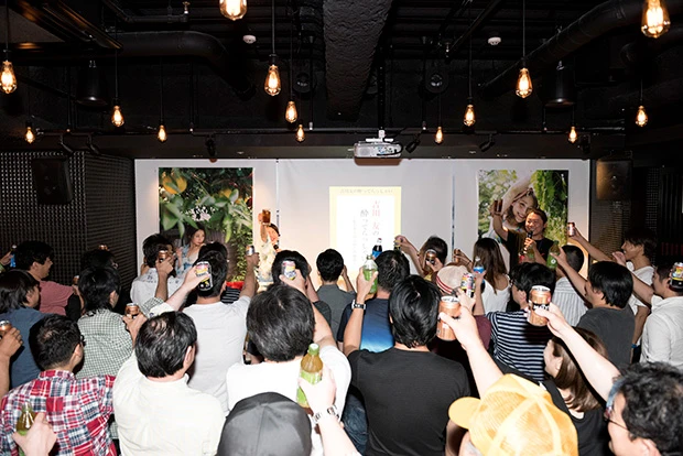  まずは、乾杯！