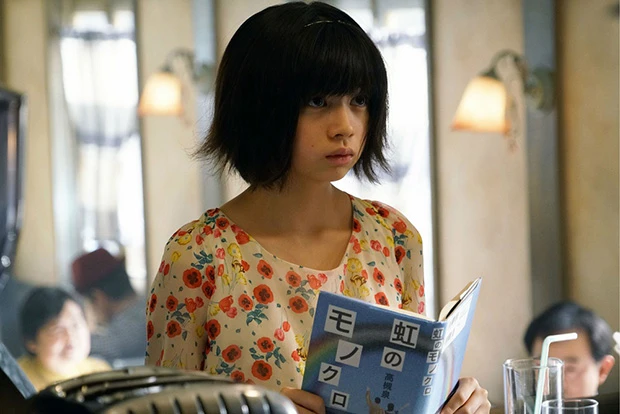 桜田ひよりちゃん演じる笛口雛実。ものしずかで、おしとやかな女のコ。