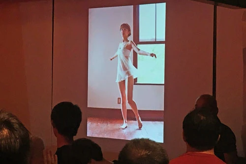 人気絶頂の小宮有紗が愛される理由ーー写真家が明かす意外な裏エピソードとは