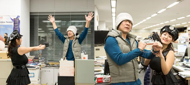  逮捕っ！　プレゼントボックスにあった銃や手錠が大活躍！