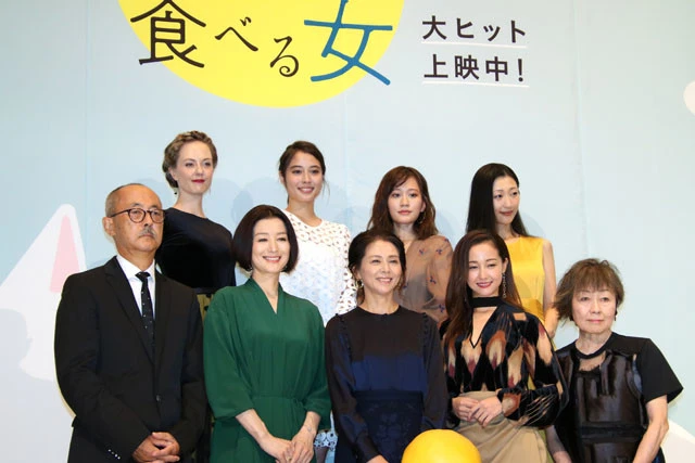(前列左から)生野慈朗監督、鈴木京香、小泉今日子、沢尻エリカ、筒井ともみ。(後列左から)シャーロット・ケイト・フォックス、広瀬アリス、前田敦子、壇蜜