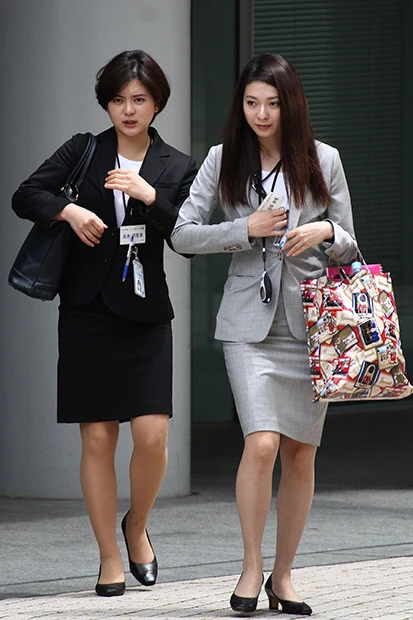 テレ朝局内でも評価上々...ふたりの有望新人アナを待つ期待と不安