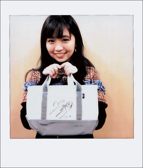 大原優乃、澤北るな、伊東紗冶子…グラビア美女からサイン入り私物をバレンタインプレゼント！