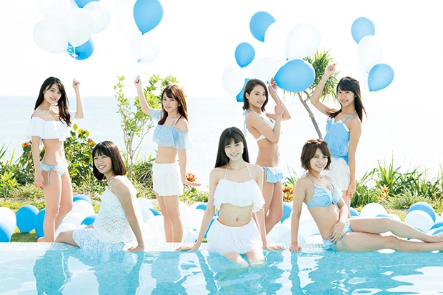  （立ち、左から）古賀哉子、長月翠、安田愛里、鈴木遥夏　（座り、左から）大石夏摘、阿部菜々実、吉崎綾