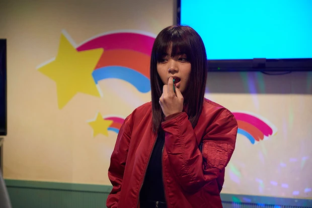  池田エライザが演じる釈笛子。童貞たちのマドンナ的な存在だ