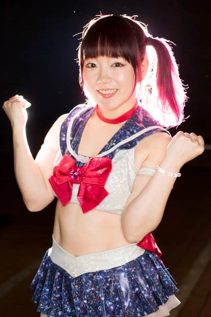 男性レスラーとも戦うなど話題を呼んできた