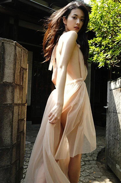 『西郷どん』の女給タマ役で存在感発揮の９頭身美女・田中道子は競馬にバイクにお酒好き！ 「そのうちハーレーにも乗りたいですね」