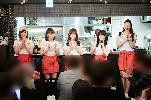 左から北出ゆい、堀アキ、月城まゆ、永井里菜、Ｋａｇａｍｉ