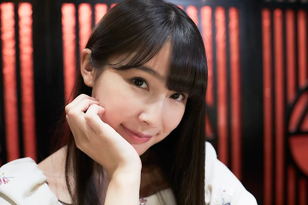 今、最も勢いのある“くびれスト”川崎あやが過去最大級露出を暴露！「あれ？　私、服着てない！？って…」