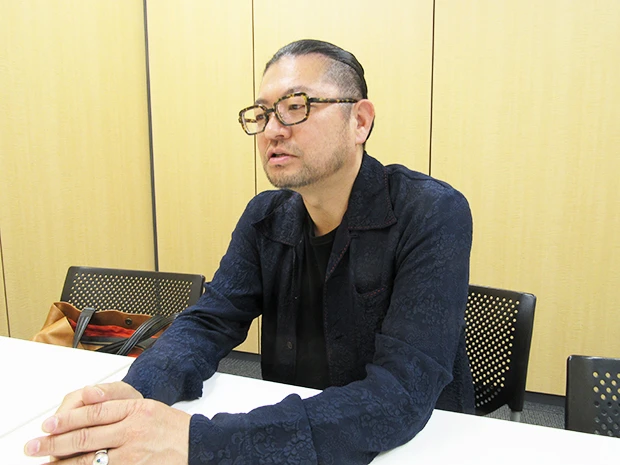 写真作家の須崎祐次さん