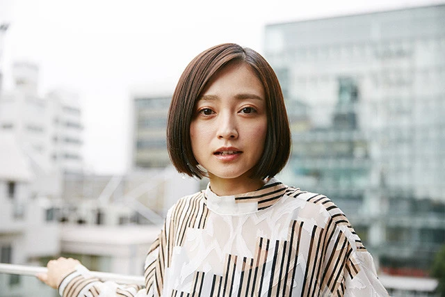 安達祐実がドラマでアイドルにハマる主婦を熱演。自身の結婚生活は「撮られてるうちが花だな」