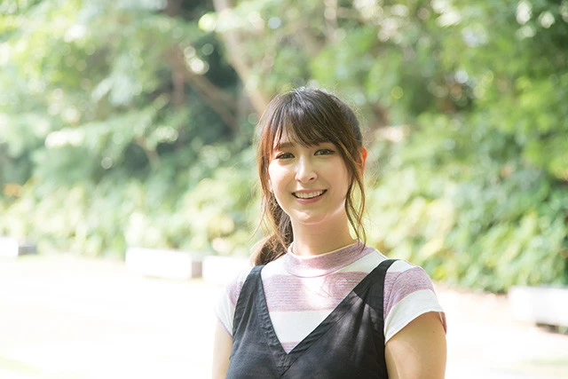 伝説の"グラビア界の黒船"がデジタル写真集で日本を再び襲撃！　緊急来日中のリア・ディゾンを直撃！