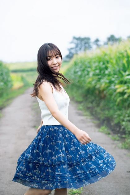 "ともちん"の妹、板野成美が語るグラビアデビュー撮影秘話「姉から『過激なことはしないでね』って言われました（笑）」