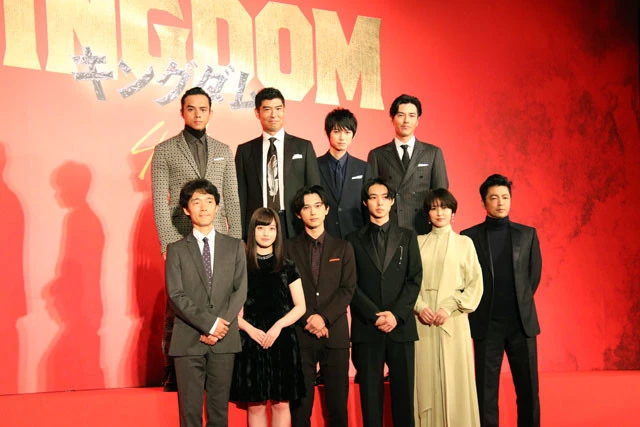 (前列左から)佐藤信介監督、橋本環奈、吉沢亮、山崎賢人、長澤まさみ、大沢たかお、(後列左から)満島真之介、高嶋政宏、本郷奏多、要潤