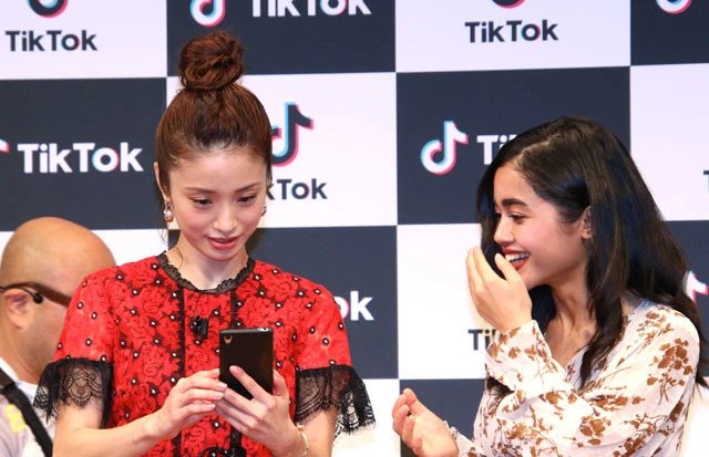 Saraにやり方を教わりながら動画公開