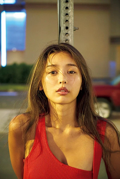 注目度急上昇中！　"新世代の歌姫"加治ひとみは、なぜグラビアデビューを決意したのか！？