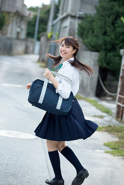 "青春の爆弾"こと、脇田穂乃香が週刊プレイボーイの表紙＆巻頭グラビアに最速で再登場「初表紙の時は、大騒ぎでした！」