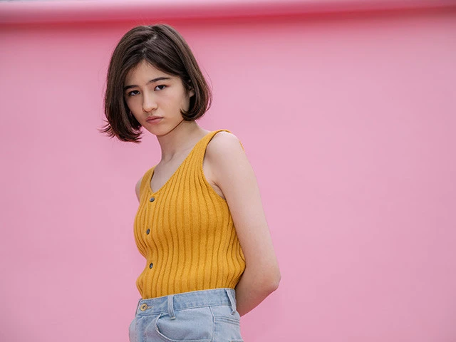 ＴＧＣや『ｖｉｖｉ』で話題の現役中学生ハーフモデル・アリアナさくらは考え事が止まらない！「いつ何が起こるかわからないから、いろいろ考えちゃいます」