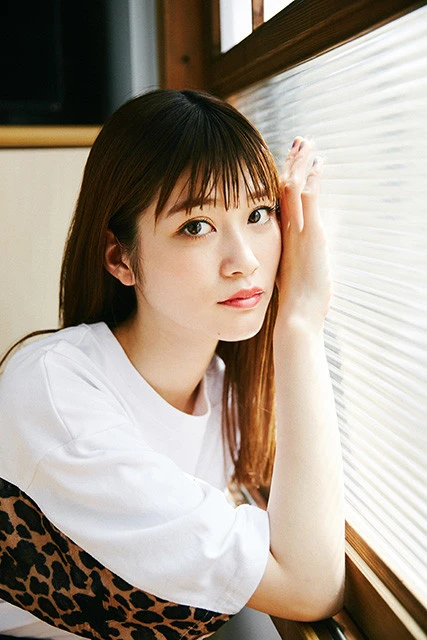 "ハッピーオーラ"全開の人気モデル・生見愛瑠の元気の源「カワイイのひと言で自信がつくんです！」