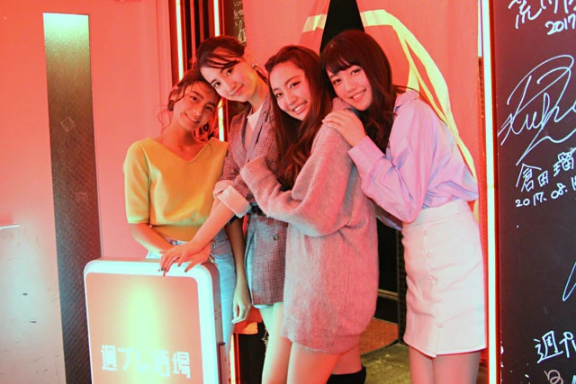 『プラチナム次世代スターカレンダー』発売の松川菜々花、遠山茜子、みうらうみ、黒木麗奈が、週プレ酒場でアイドル結成宣言？