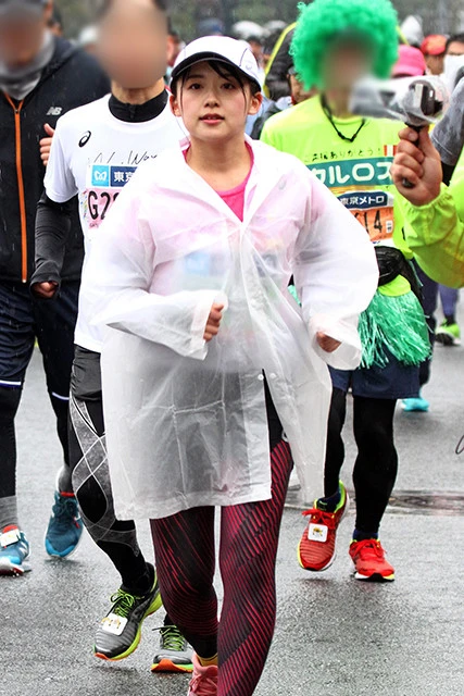 １９９２年１１月２１日生まれ、福岡県出身。西南学院大学経済学部卒業。２０１５年に日本テレビに入社。同期の笹崎里菜アナとは仲が良く、今もプライベートで一緒に旅行に行っているとか