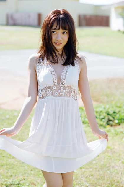 元・Ｃｈｅｅｋｙ Ｐａｒａｄｅの関根優那 「ソロ活動を始めたとき、運命的にグラビアの話をいただきました」