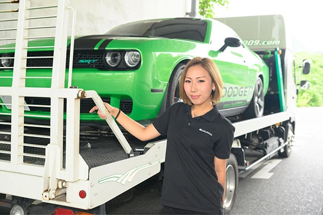 24時間クルマのトラブルに対応し、積載車でレッカーするトラガール・立石舞乃「ポルシェの箱車のトレーラーに乗るのが夢!」